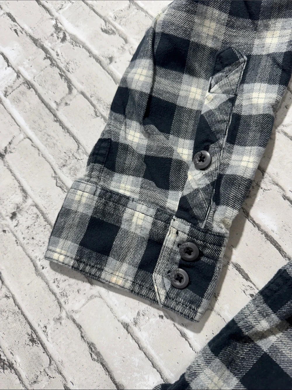 Stio mens XL black white cotton button up casual flannel shirt EUC